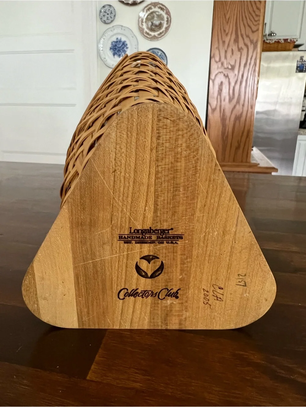 Longaberger, Collectors Club Heartwood Vase, 2005